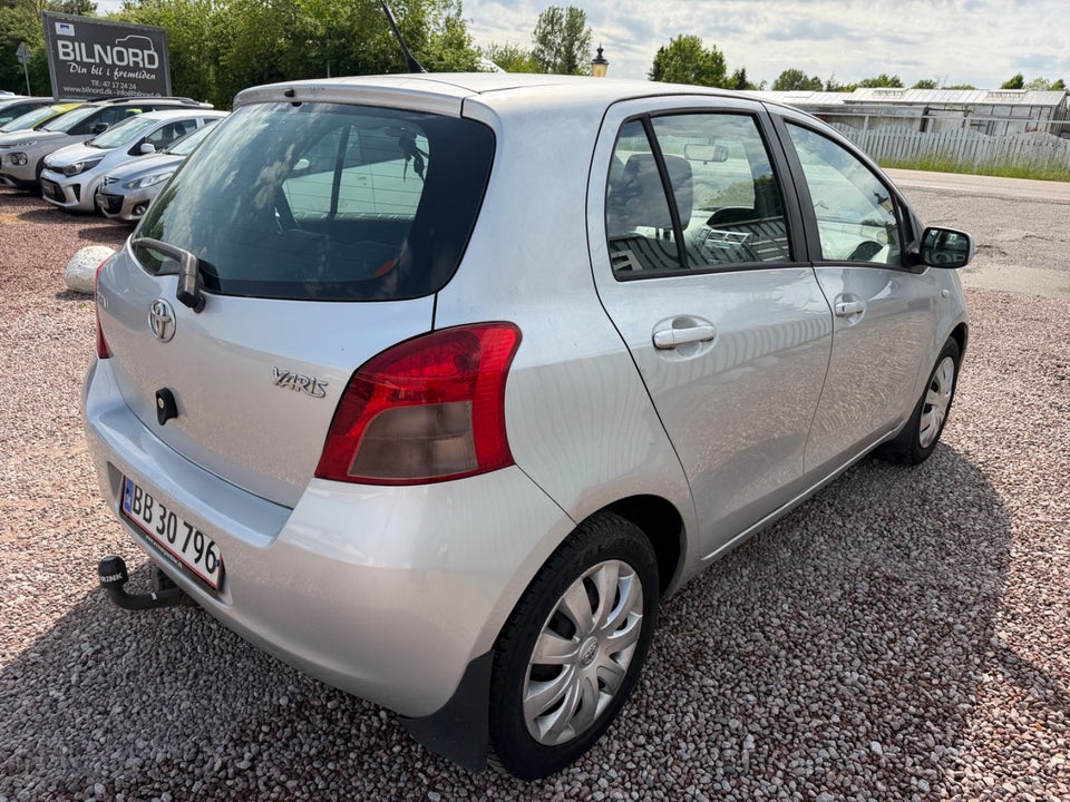 Toyota Yaris 1,3 Terra 5d