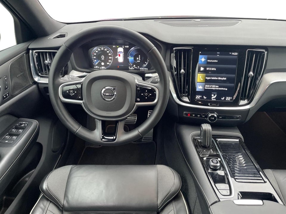 Volvo V60 2,0 T8 ReCharge R-Design aut. AWD 5d