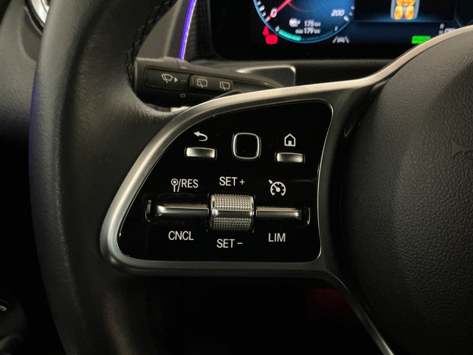 Mercedes EQB250 Progressive 7prs 5d