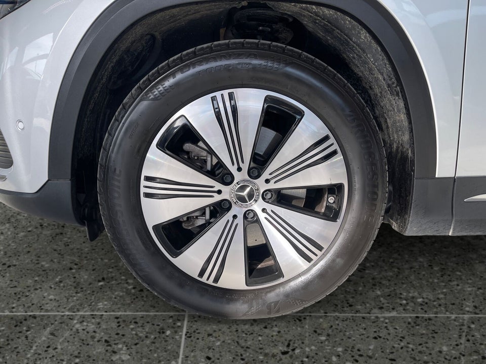 Mercedes EQA300 4Matic 5d