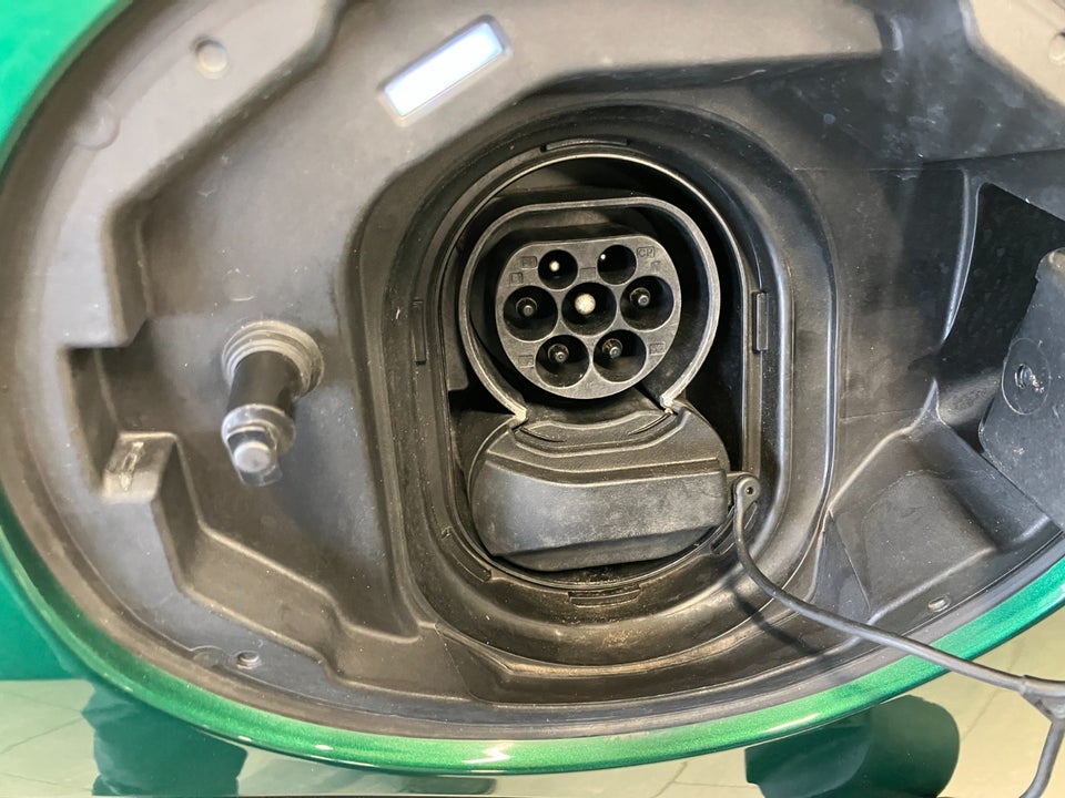 MINI Cooper SE Essential 3d