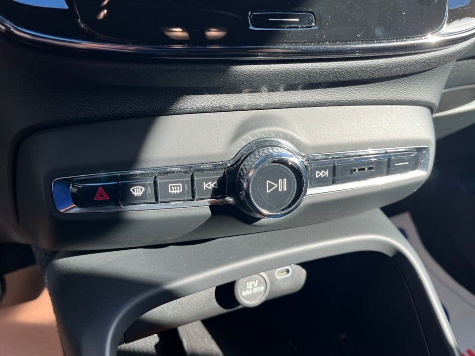 Volvo EX40 Twin Performance Plus 5d