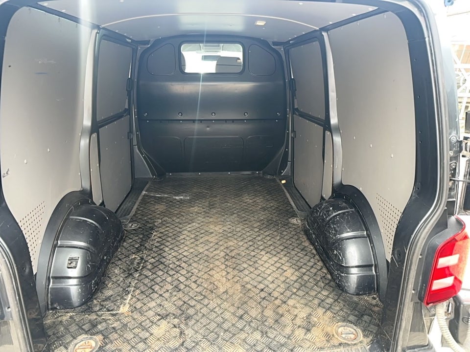 VW Transporter 2,0 TDi 204 Kassevogn DSG 4Motion kort