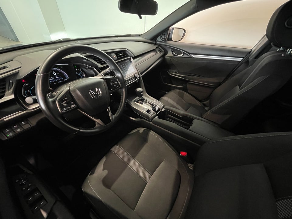 Honda Civic 1,0 VTEC Turbo Elegance CVT 5d