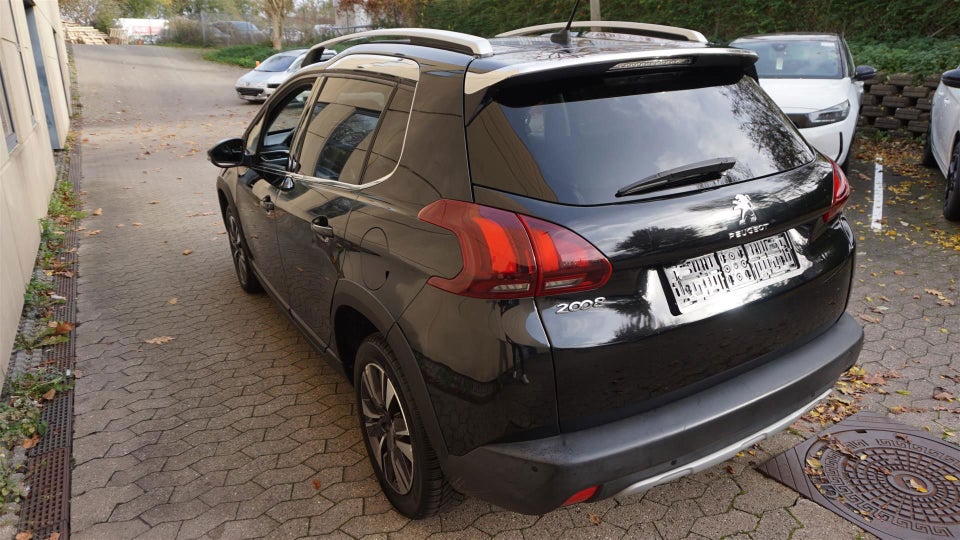 Peugeot 2008 1,2 e-THP 110 Allure Sky 5d