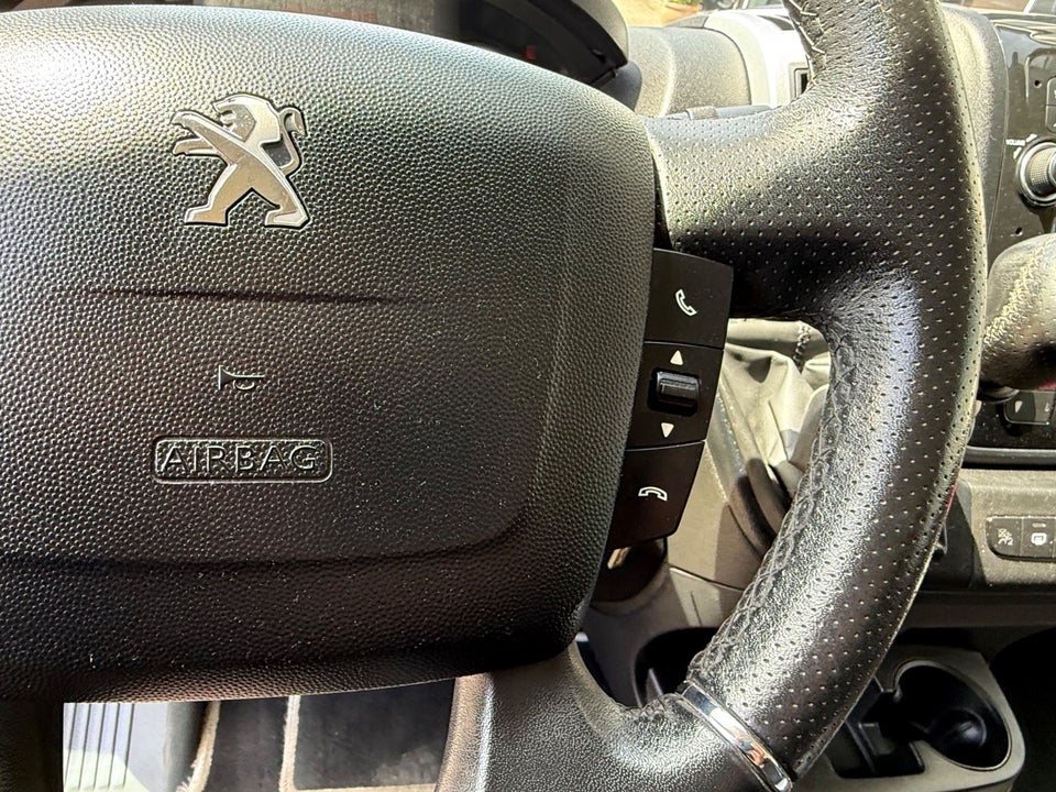 Peugeot Boxer 333 2,2 BlueHDi 165 L3H2 Premium