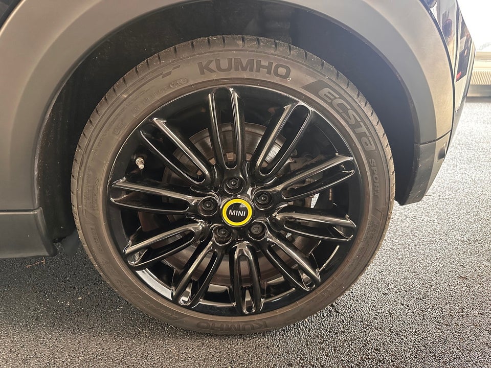 MINI Cooper SE Maximise 3d