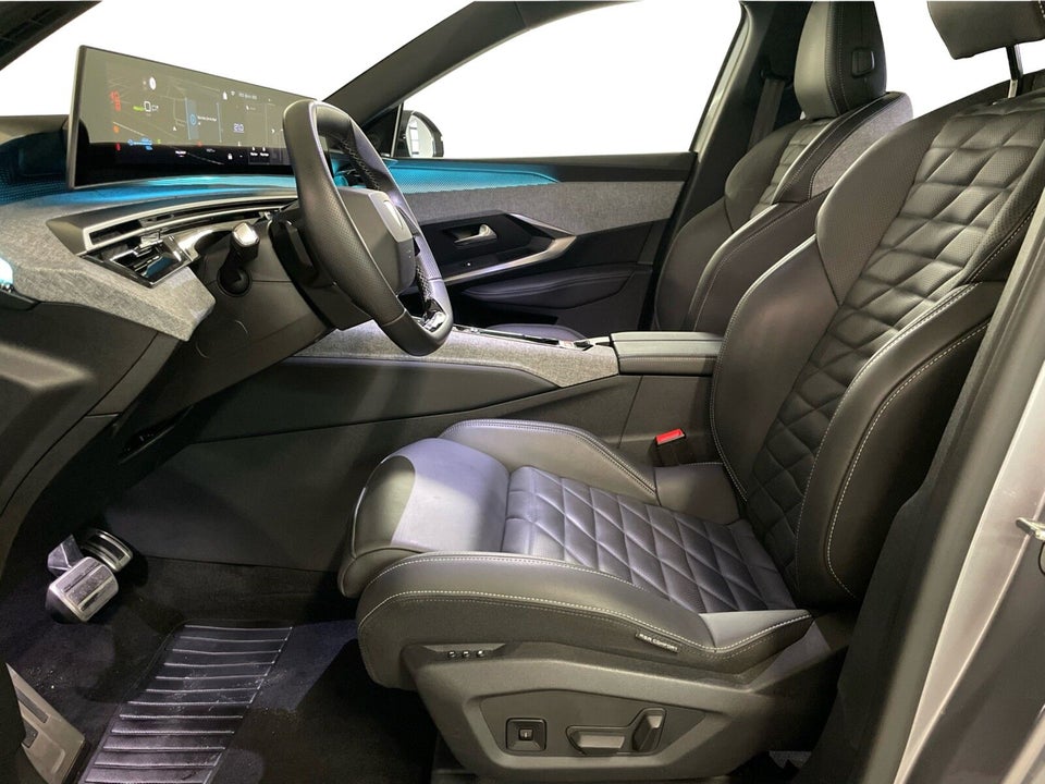 Peugeot e-3008 77 GT Pack 5d