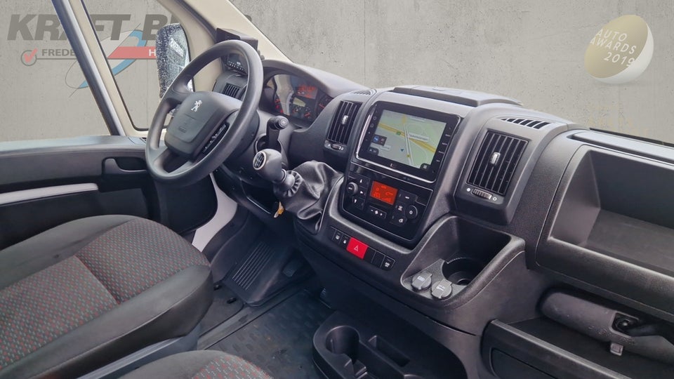 Peugeot Boxer 335 2,2 BlueHDi 140 L3 Alukasse m/lift