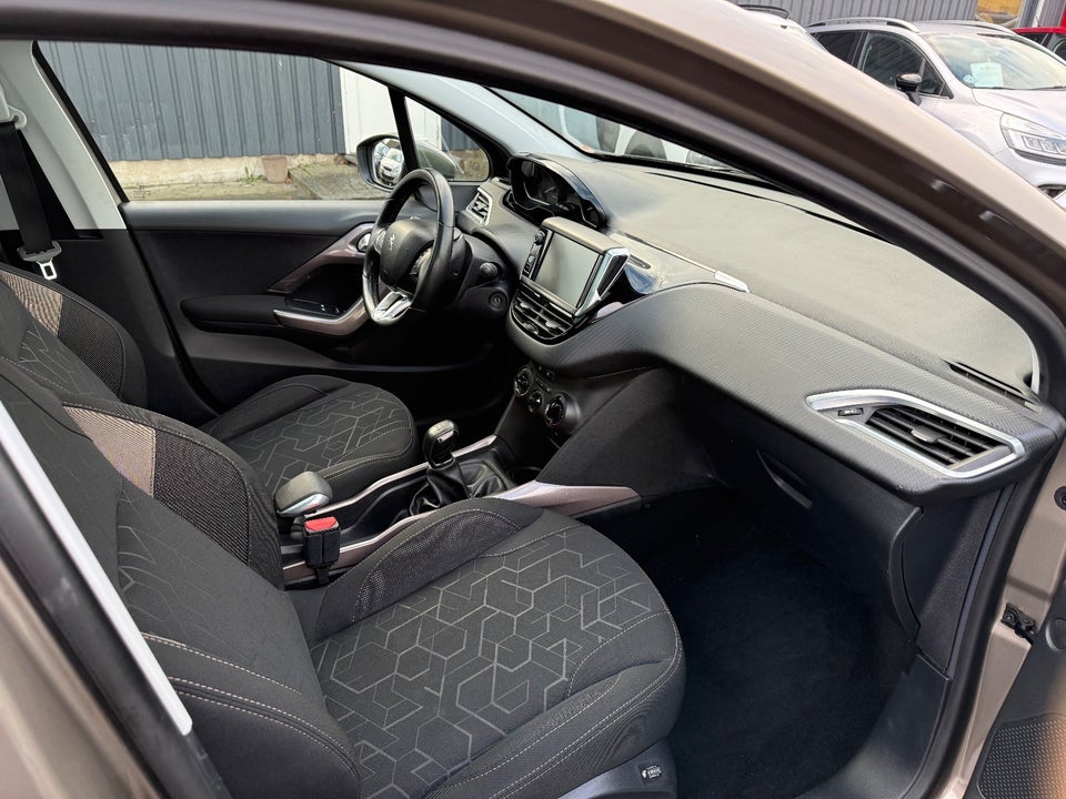 Peugeot 2008 1,2 VTi 82 Allure 5d