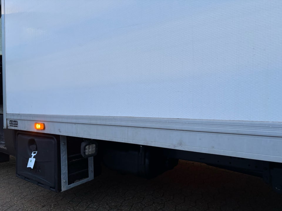 Iveco Daily 3,0 35S18 4100mm Box m/lift AG8