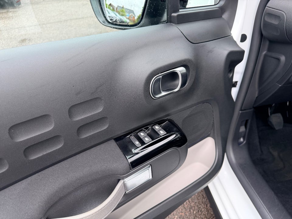 Citroën C3 1,2 PureTech 83 Shine 5d