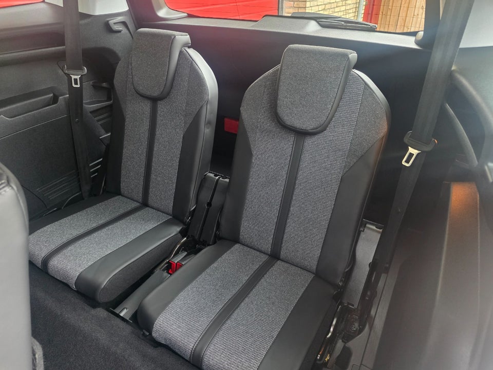 Peugeot 5008 1,5 BlueHDi 130 Allure Pack 7prs 5d