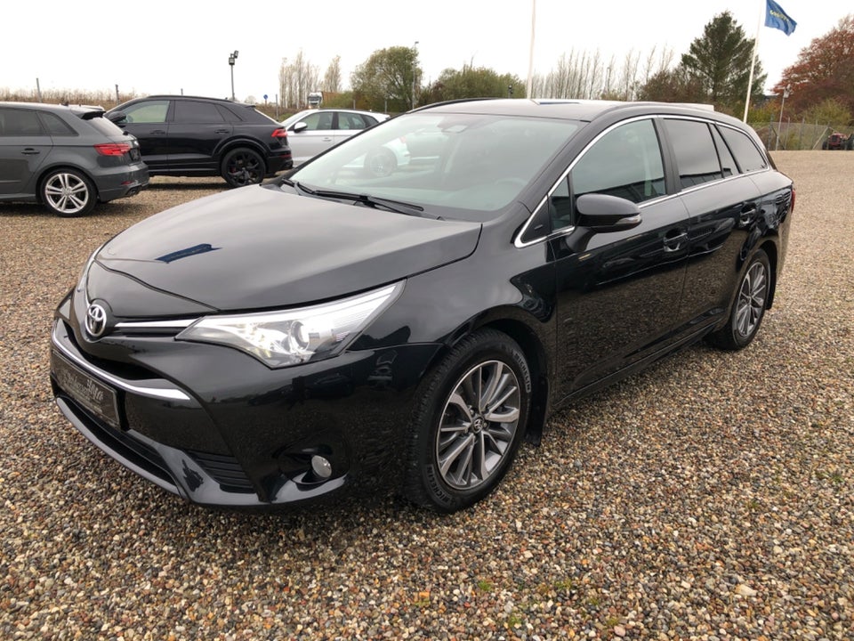 Toyota Avensis 2,0 D-4D T2 Touring Sports 5d