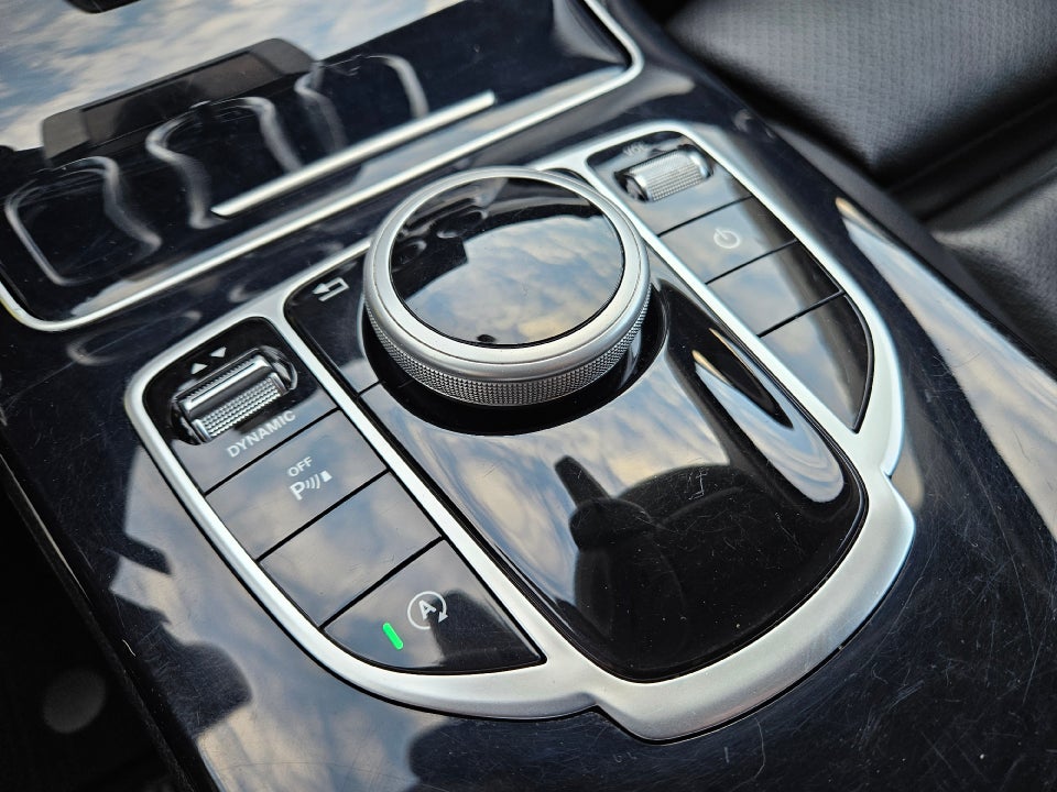 Mercedes C220 d 2,2 AMG Line stc. aut. 5d