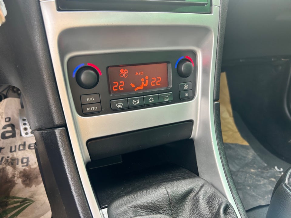 Peugeot 307 2,0 16V CC 2d