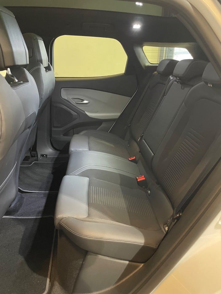 Ford Explorer 84 Premium Extended Range AWD 5d