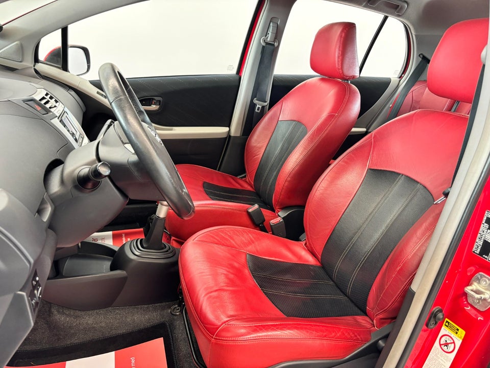 Toyota Yaris 1,3 Luna 5d