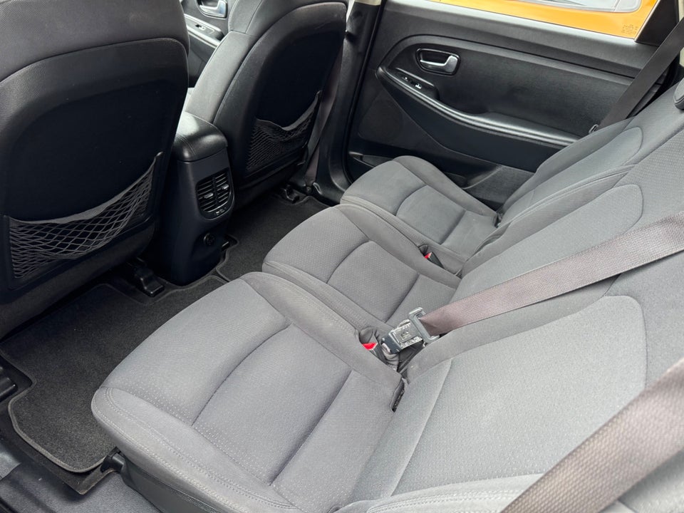 Kia Carens 1,6 GDi Family 5d
