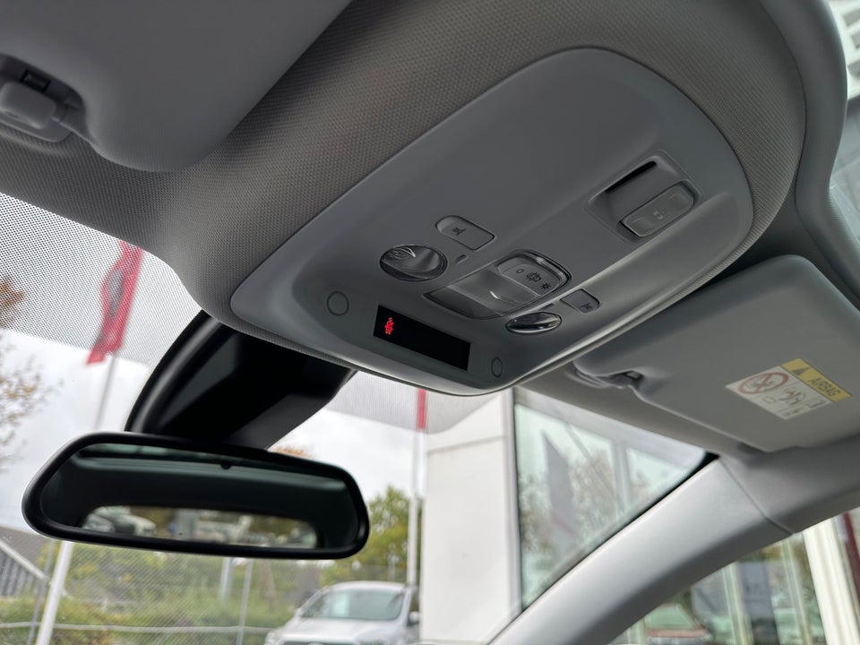 Peugeot 308 1,2 e-THP 130 Allure Sky SW 5d