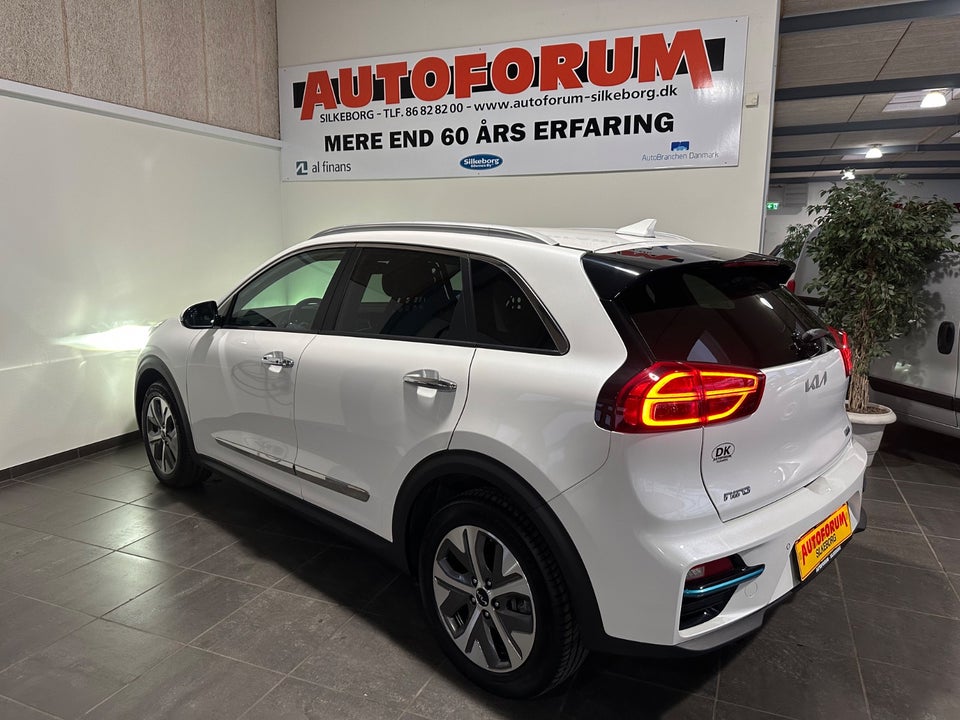 Kia e-Niro 64 Advance Van 5d