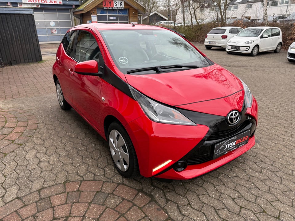 Toyota Aygo 1,0 VVT-i x-play 5d