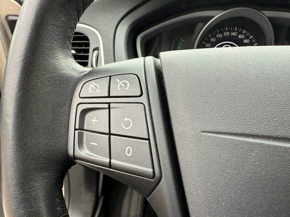 Volvo V40 2,0 D2 120 Kinetic Eco 5d