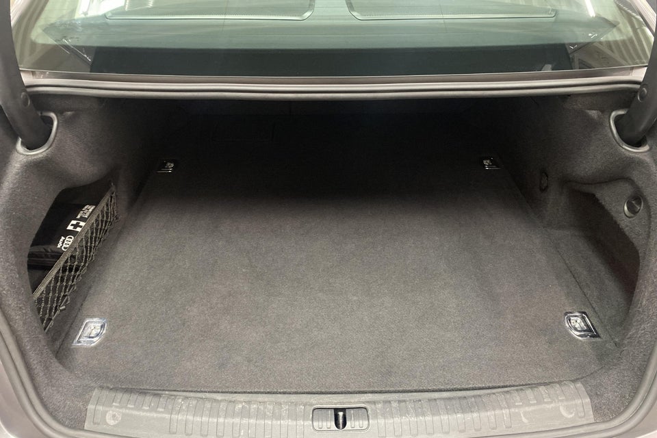 Audi A6 50 TFSi e Sport quattro S-tr. 4d