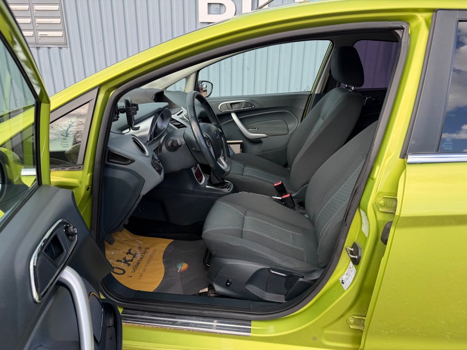 Ford Fiesta 1,6 Ti-VCT Titanium 5d