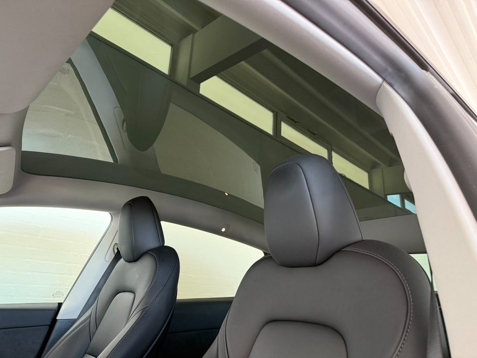 Tesla Model Y RWD 5d