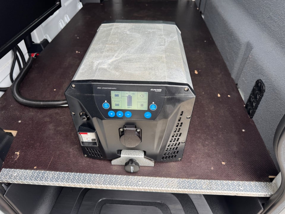 Mercedes Sprinter 317 2,0 CDi A3 Chassis aut. RWD 2d