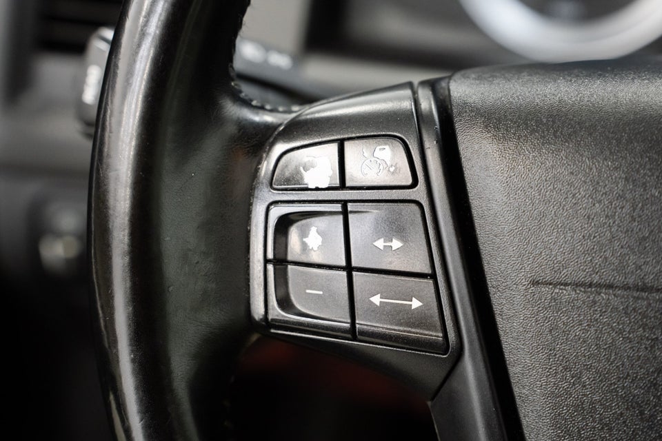 Volvo XC60 2,4 D5 215 Summum aut. AWD 5d