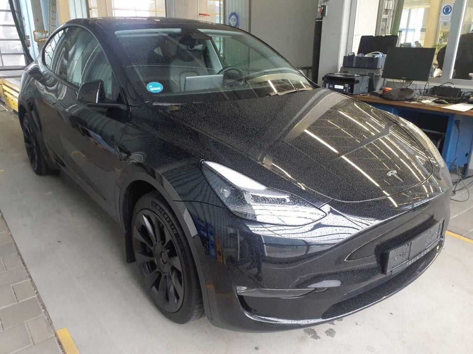 Tesla Model Y Long Range AWD 5d