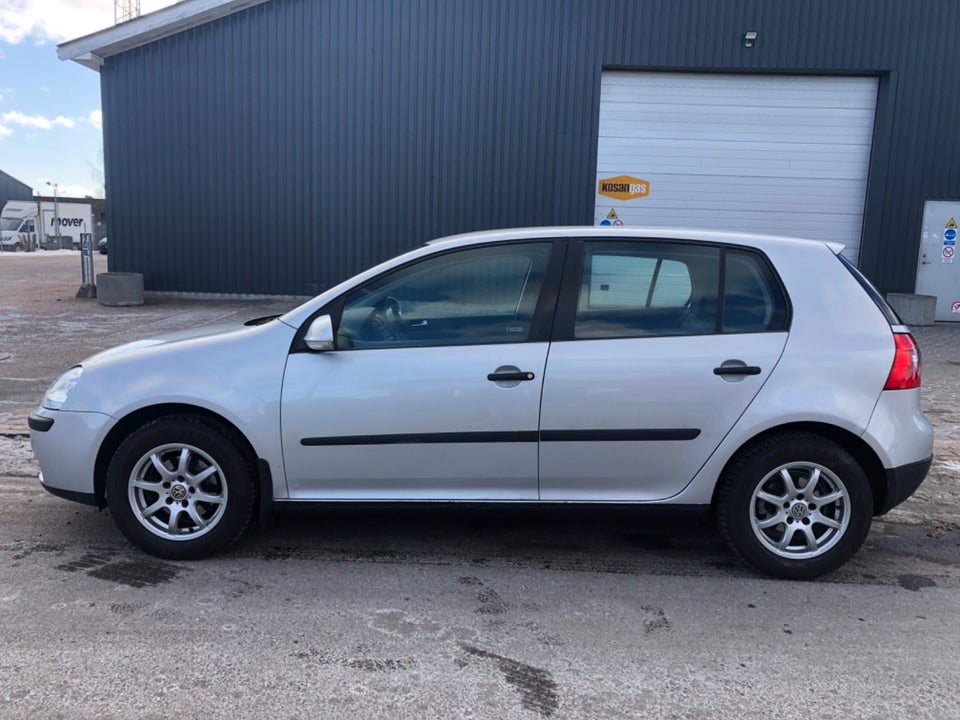 VW Golf V 1,6 Comfortline 5d