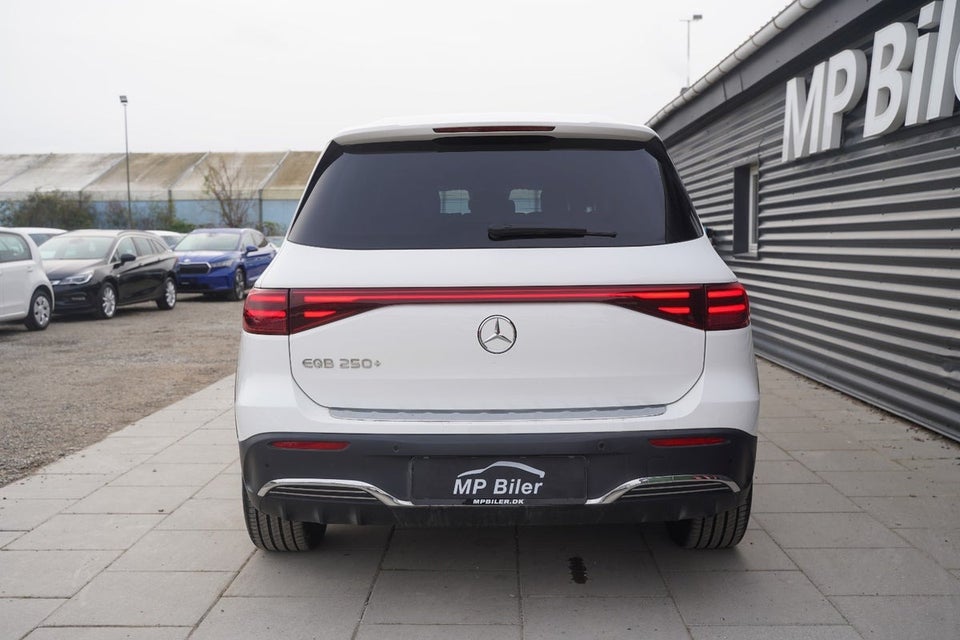 Mercedes EQB250+ AMG Line 5d