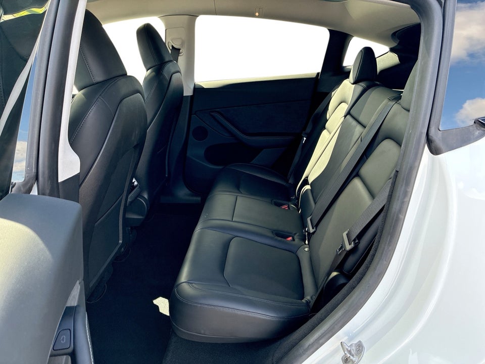 Tesla Model Y Long Range AWD 5d