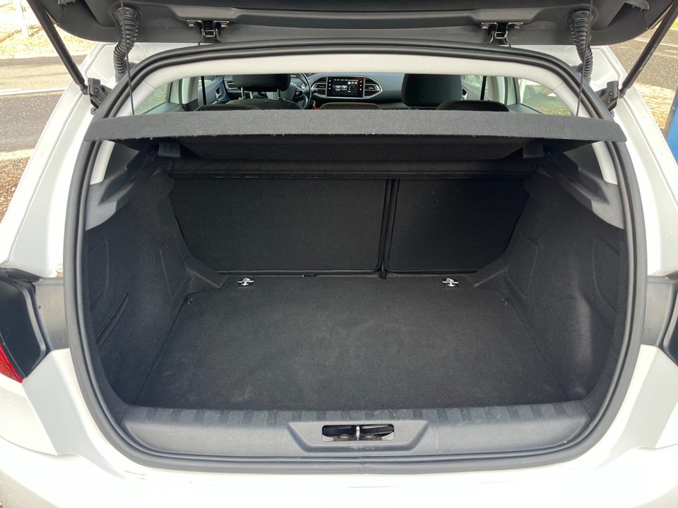 Peugeot 308 1,6 BlueHDi 120 Active 5d