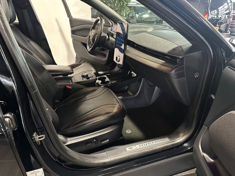 Ford Mustang Mach-E 98 Extended Range AWD 5d