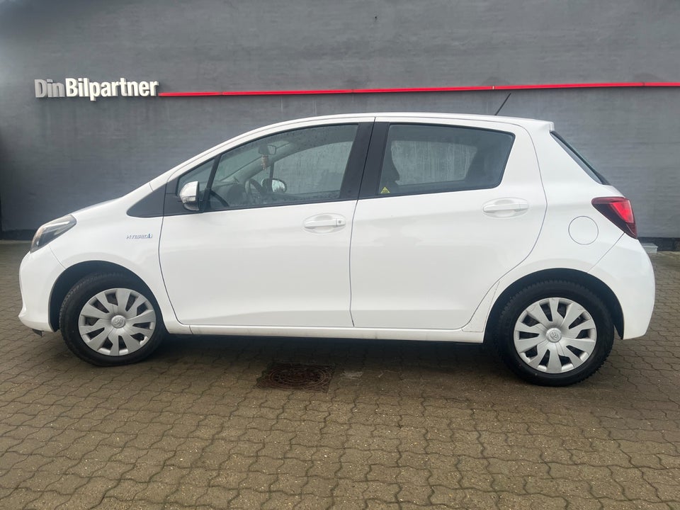 Toyota Yaris 1,5 Hybrid H1 e-CVT 5d