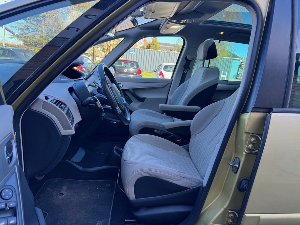 Citroën Grand C4 Picasso 2,0 HDi 138 Exclusive E6G 7prs 5d