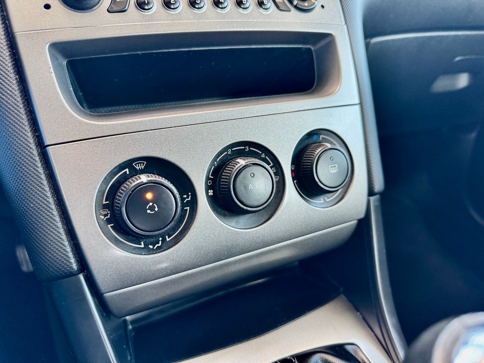 Peugeot 308 1,6 VTi Premium 5d