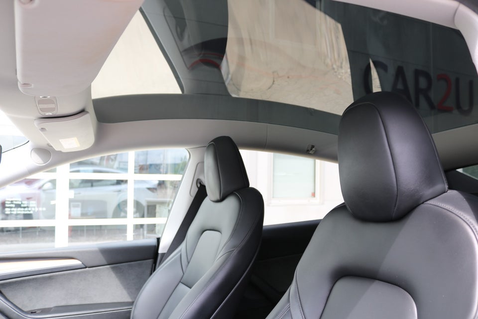 Tesla Model Y Long Range AWD 5d