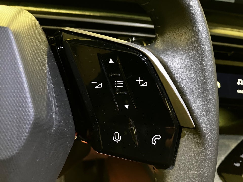 Peugeot e-5008 77 Allure 7prs 5d