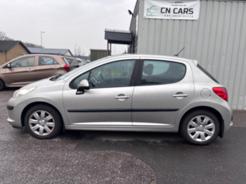 Peugeot 207 1,4 XR 5d