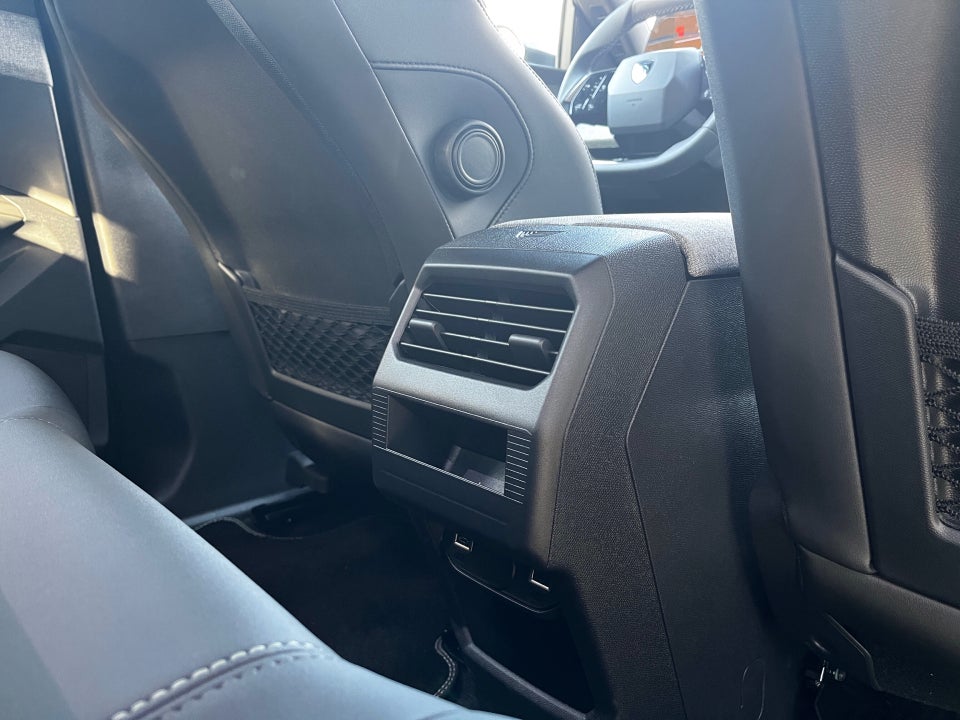 Peugeot e-3008 77 GT Pack 5d