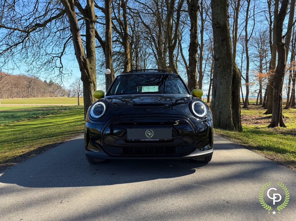 MINI Cooper SE Electric Trim 3d