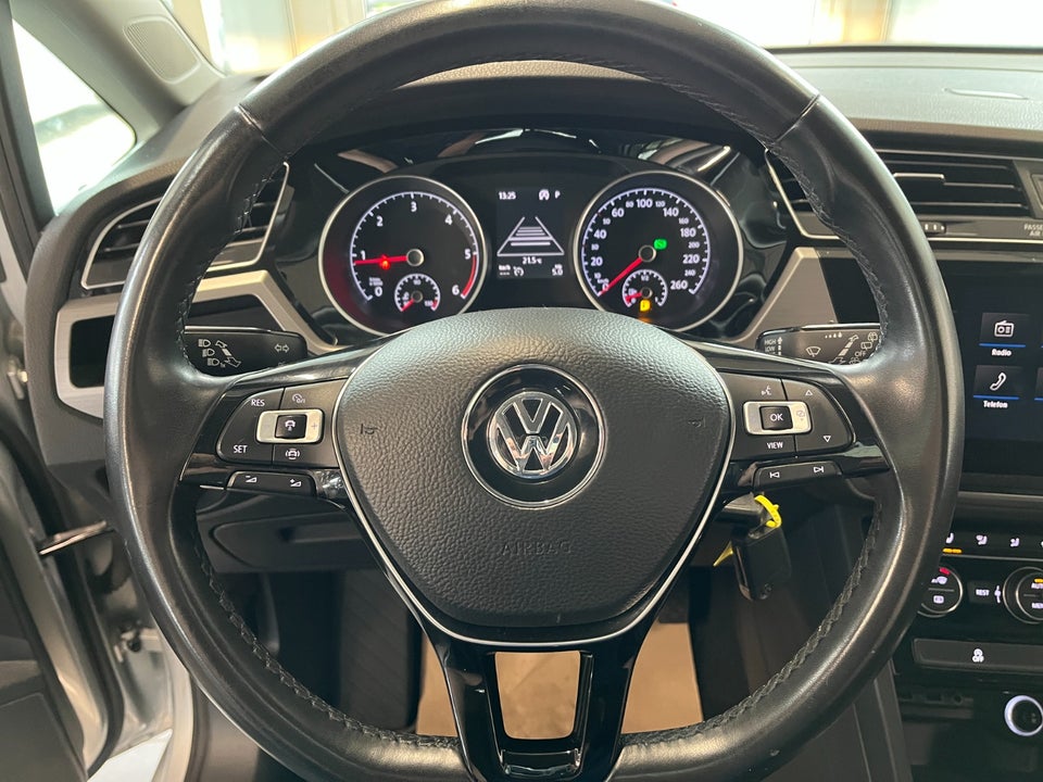 VW Touran 1,6 TDi 115 Comfortline DSG 7prs 5d