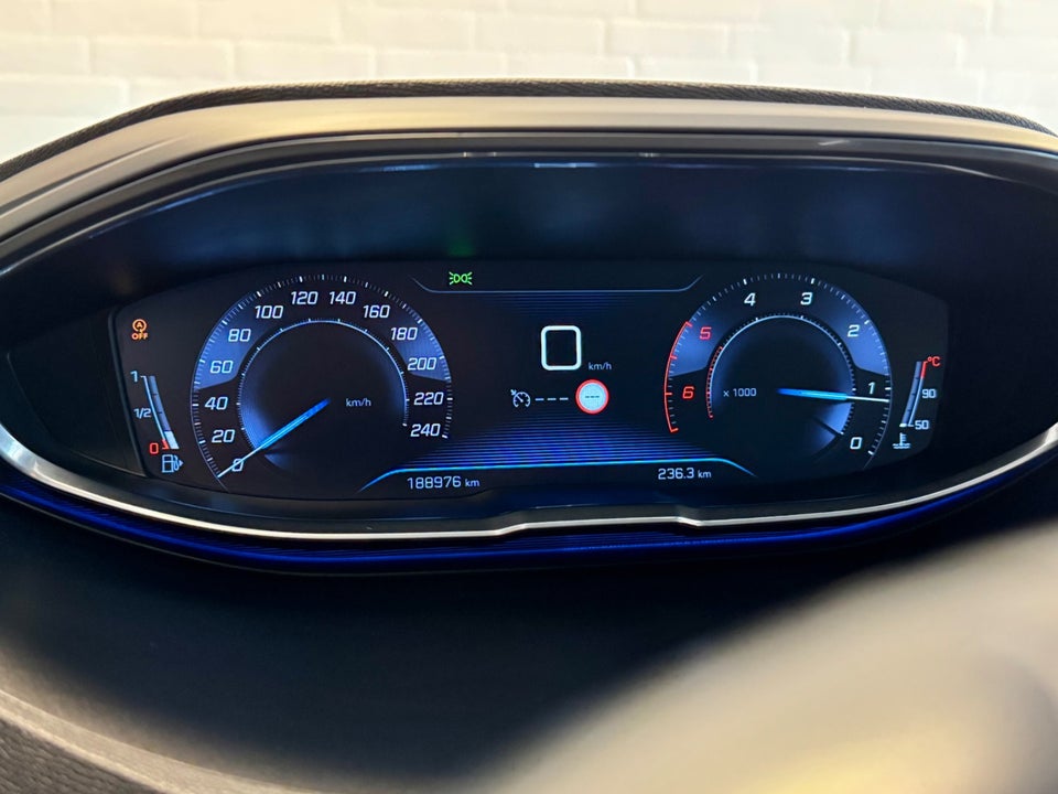 Peugeot 5008 1,6 BlueHDi 120 Allure 7prs 5d