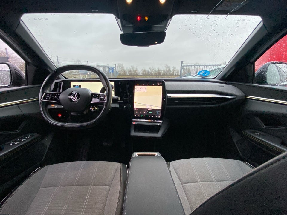 Renault Megane E-Tech 40 Equilibre 5d