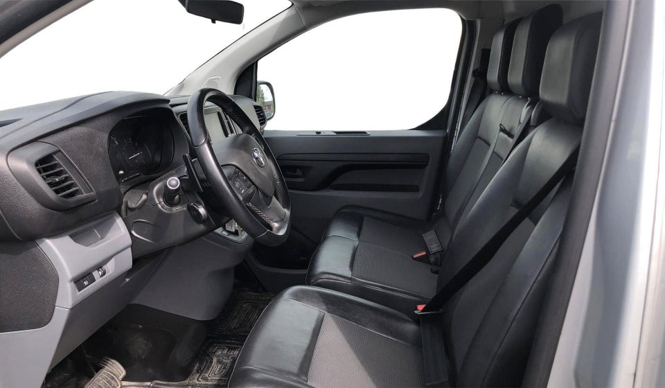 Toyota ProAce 2,0 D 122 Medium Comfort Master aut. 5d